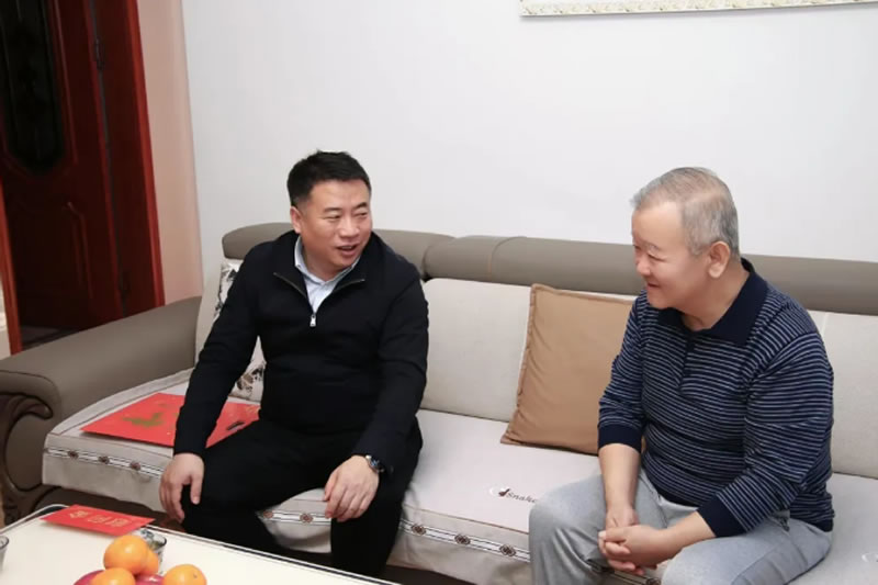 安文哲開展新春走訪慰問活動