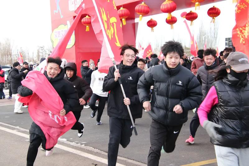 “又跑又唱臨河風(fēng)光”臨河區(qū)舉辦2025年全民健身大拜年健步跑（走）活動